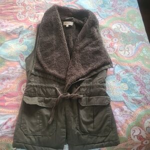 Rewind fleece/sherpa lined vest Olive Green Small Drawstring Button Pockets